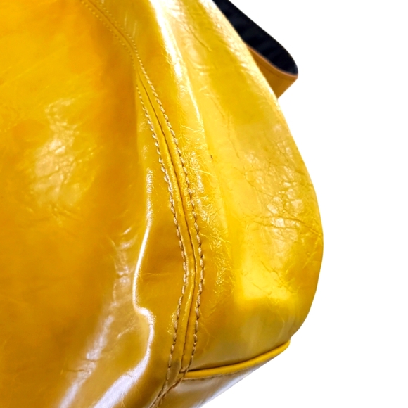 Vera Wang Crossbody Purse - Picture 6 of 15